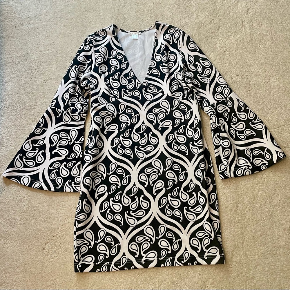Black & White V-Neck Patterned Bell-Sleeve Dress